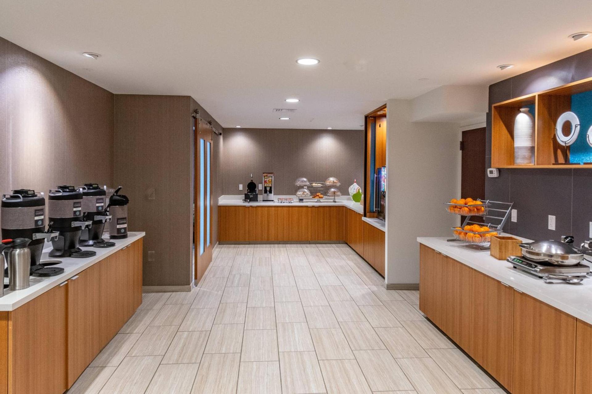 SpringHill Suites Anchorage Midtown photo 20