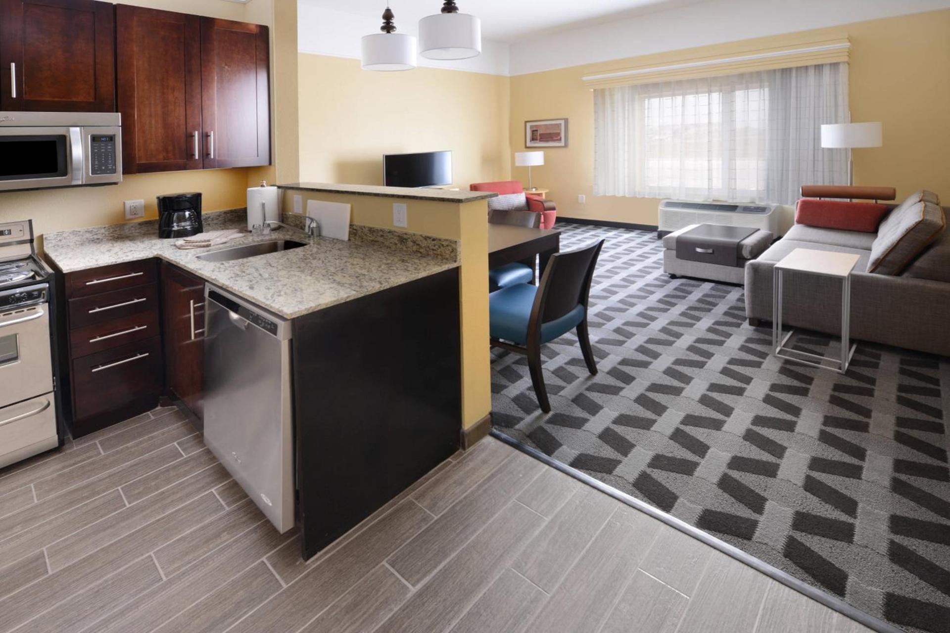 TownePlace Suites by Marriott Laredo photo 7