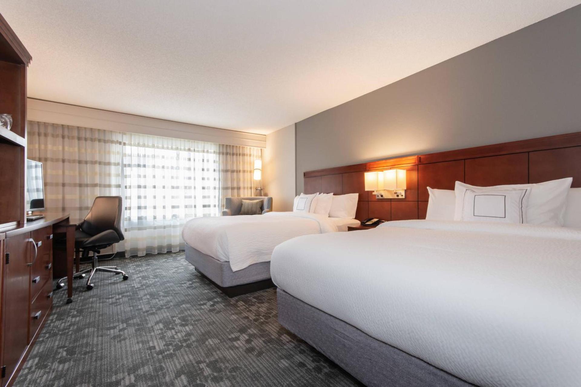 Courtyard by Marriott Charlotte Lake Norman photo 4