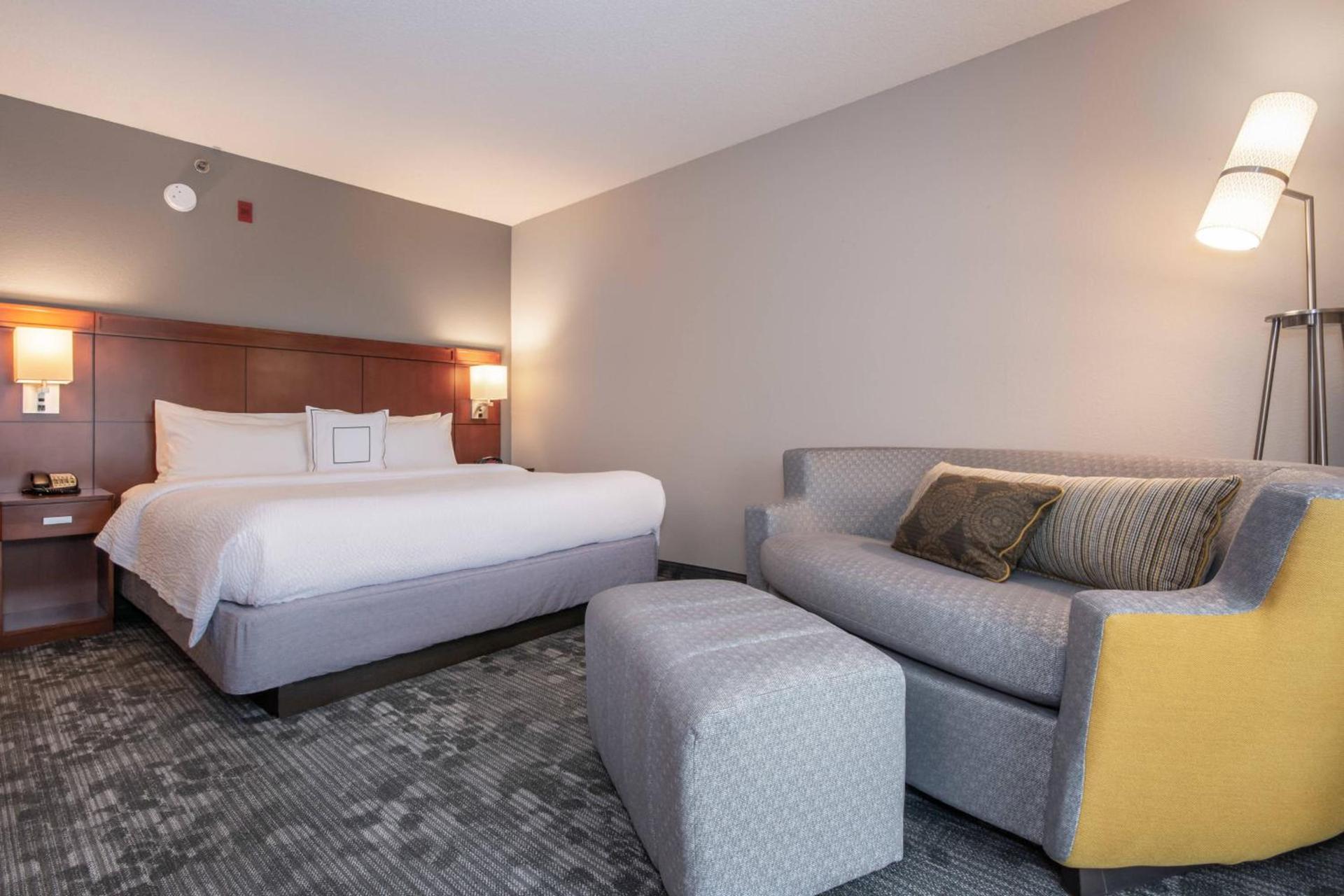 Courtyard by Marriott Charlotte Lake Norman photo 5