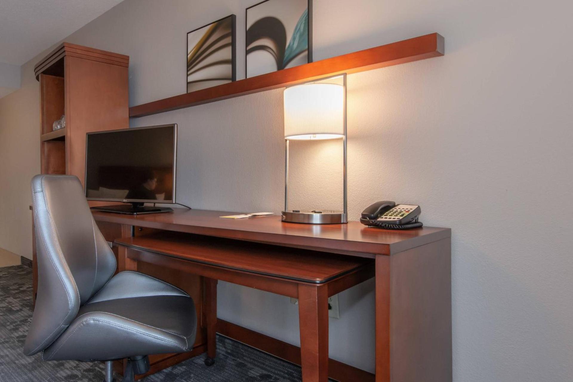 Courtyard by Marriott Charlotte Lake Norman photo 7