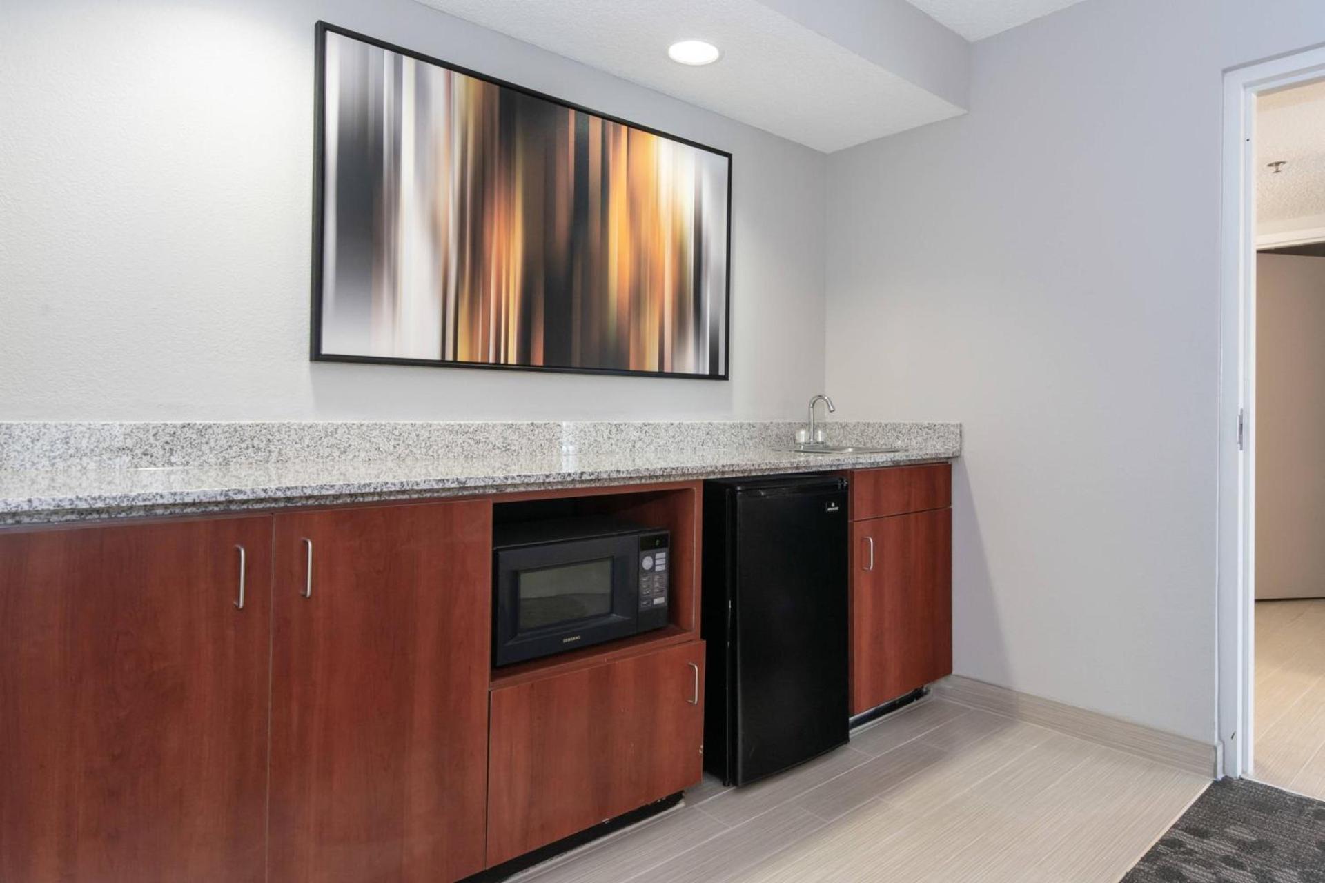 Courtyard by Marriott Charlotte Lake Norman photo 10