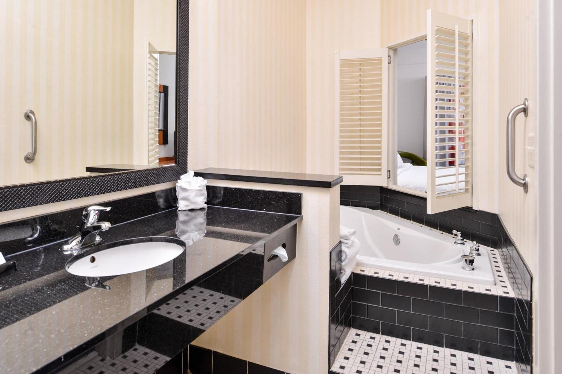 Fairfield Inn and Suites by Marriott Birmingham Pelham/I-65 photo 14