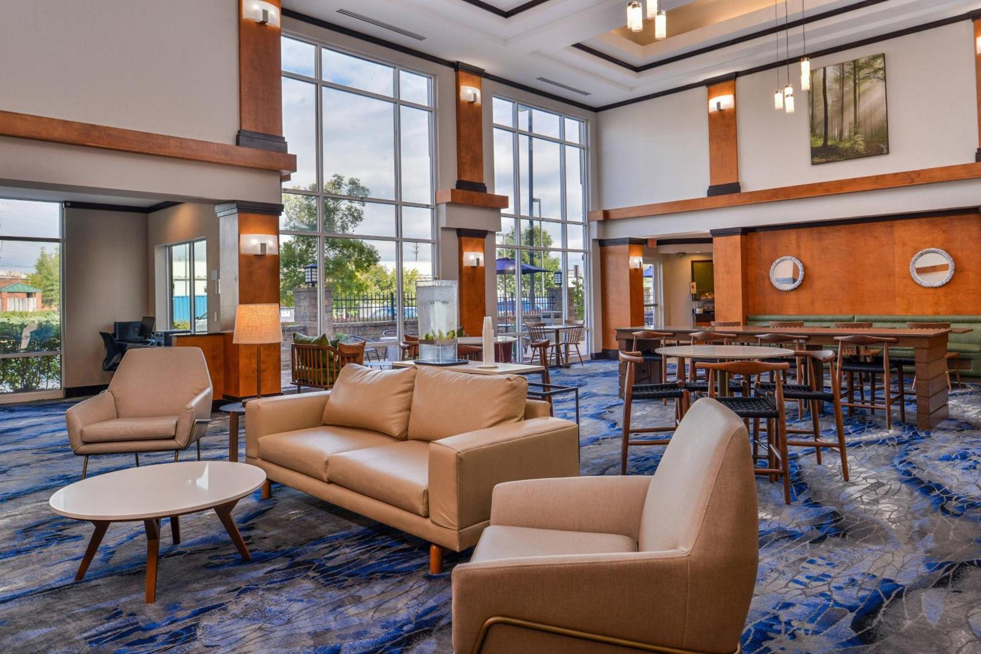 Fairfield Inn and Suites by Marriott Birmingham Pelham/I-65 photo 2