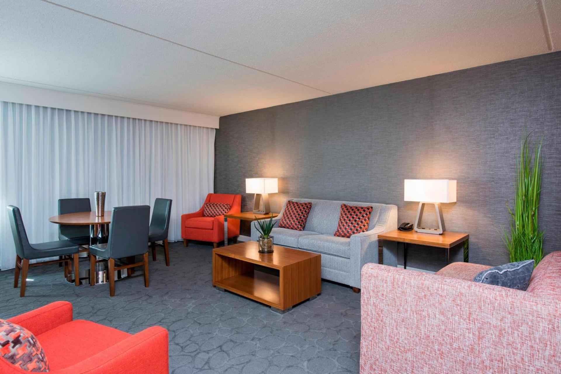 Sonesta Hotel Grand Rapids Airport photo 19