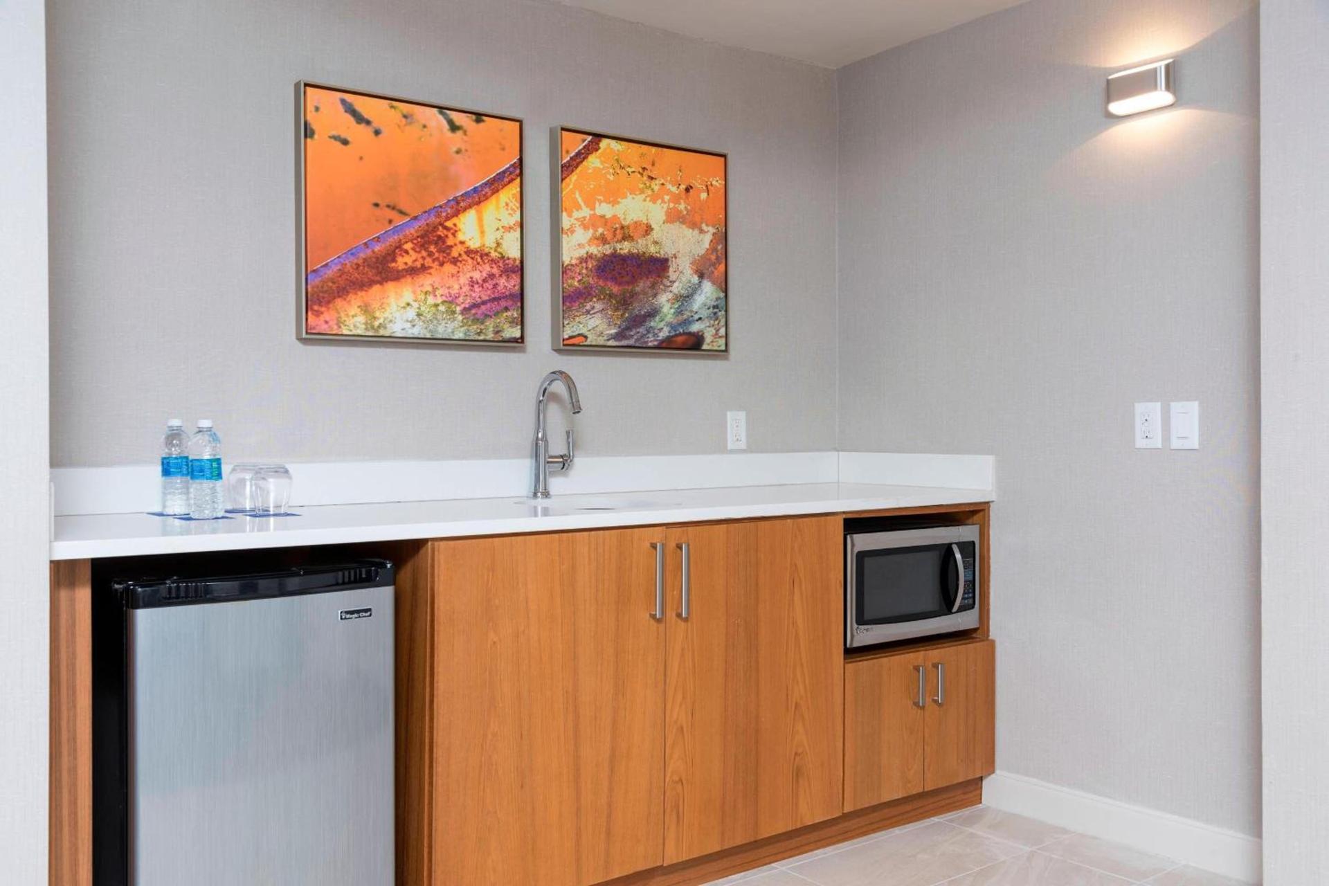 Sonesta Hotel Grand Rapids Airport photo 23