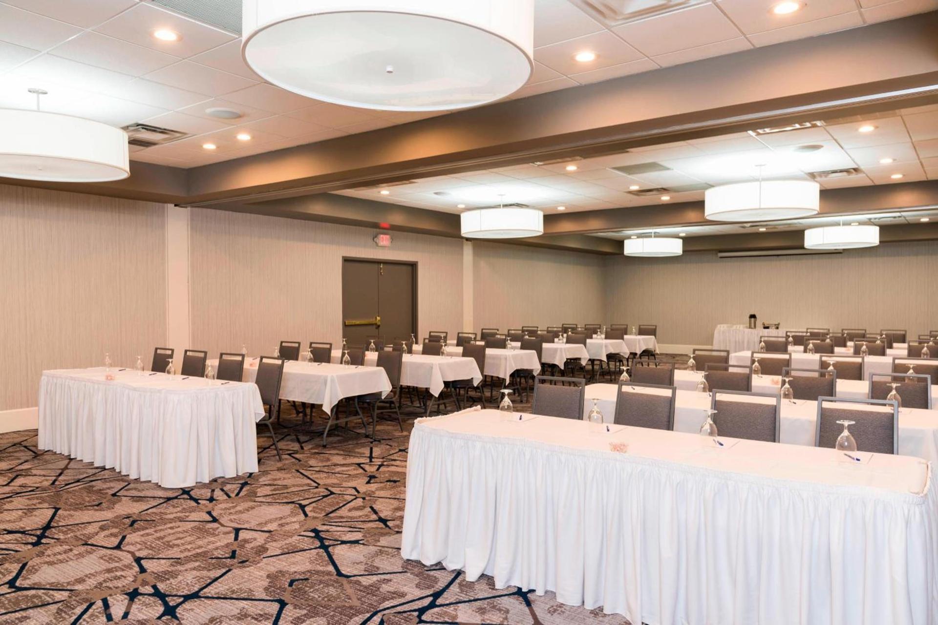 Sonesta Hotel Grand Rapids Airport photo 38