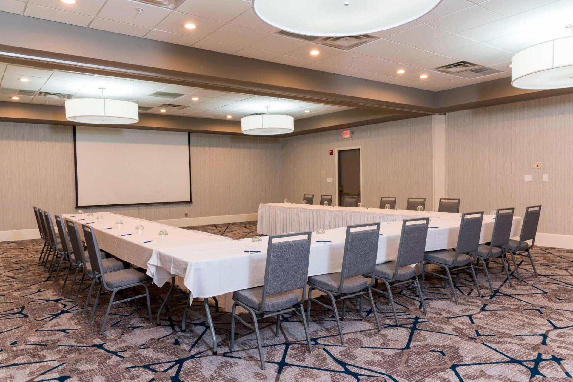 Sonesta Hotel Grand Rapids Airport photo 39