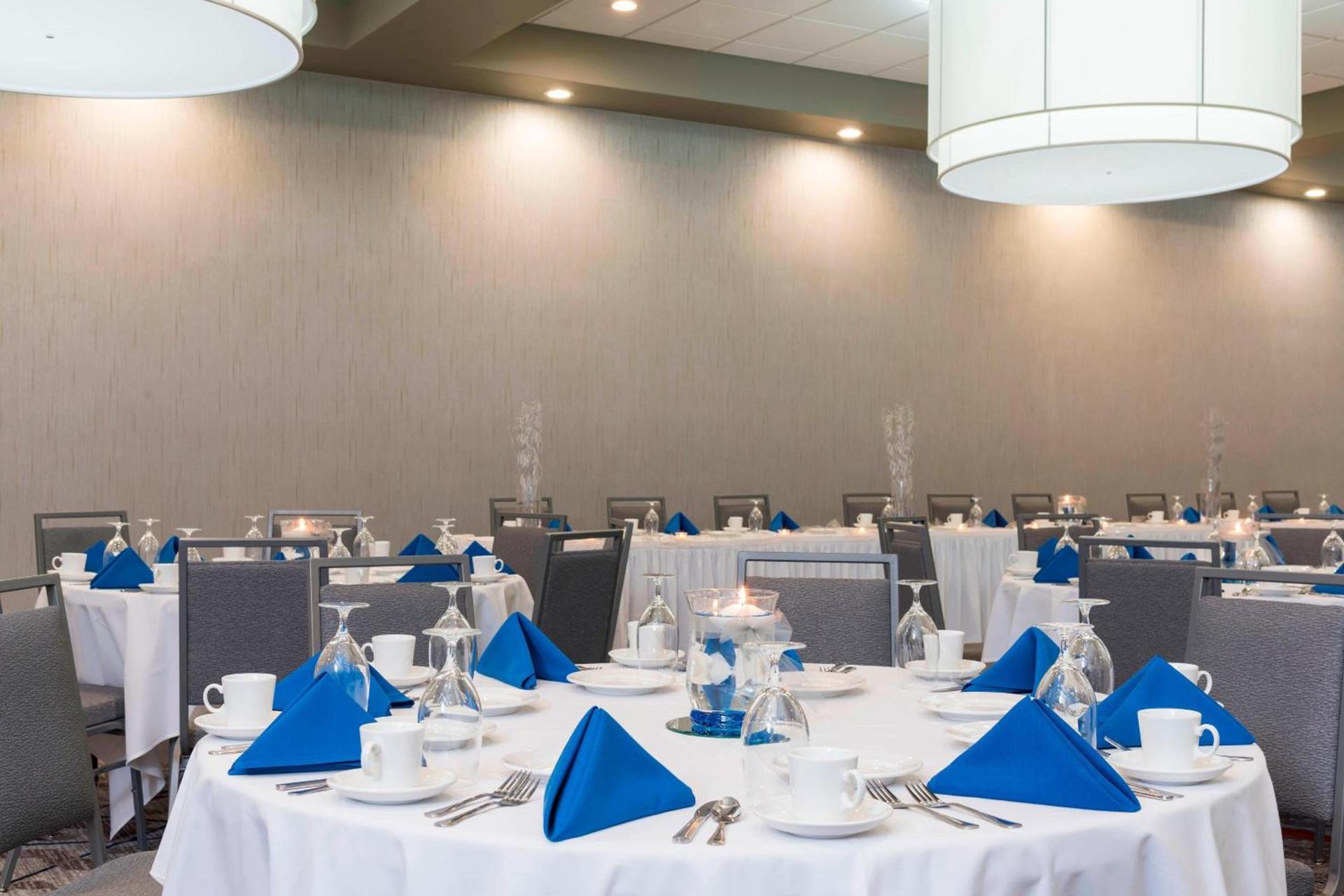Sonesta Hotel Grand Rapids Airport photo 42