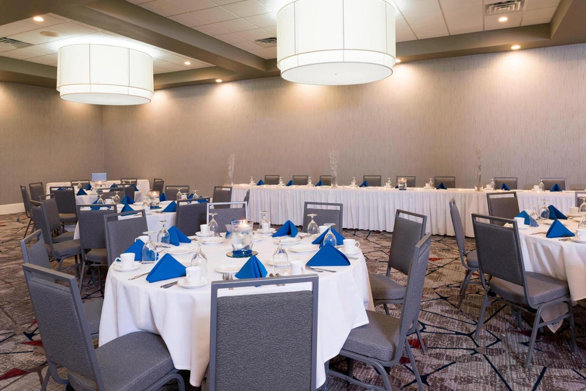 Sonesta Hotel Grand Rapids Airport photo 41