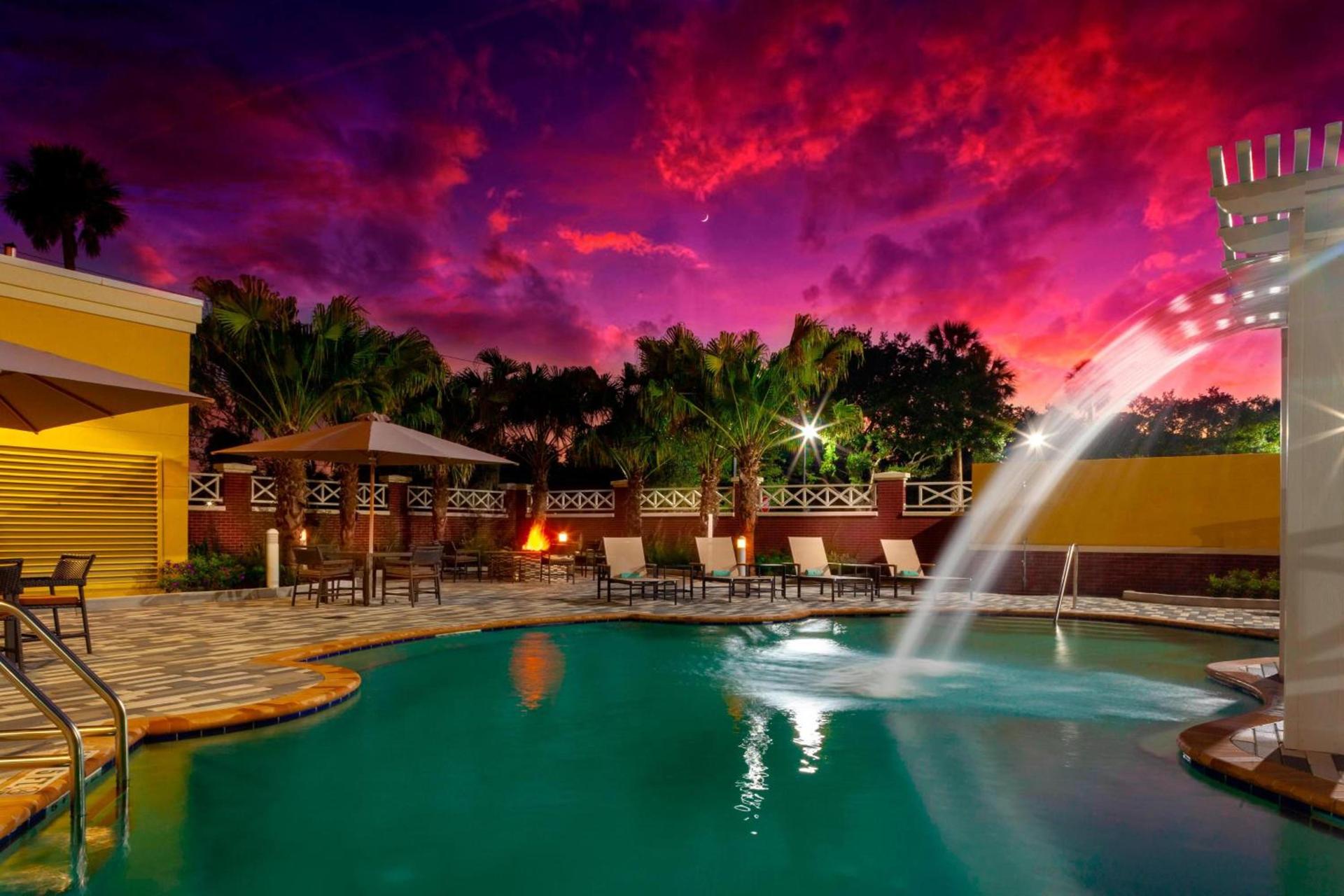 Courtyard by Marriott DeLand Historic Downtown photo 24