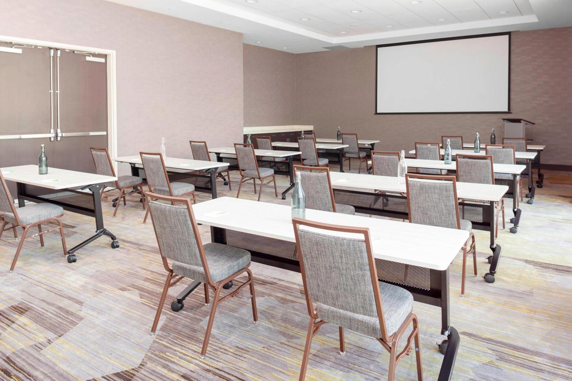 Courtyard by Marriott DeLand Historic Downtown photo 26