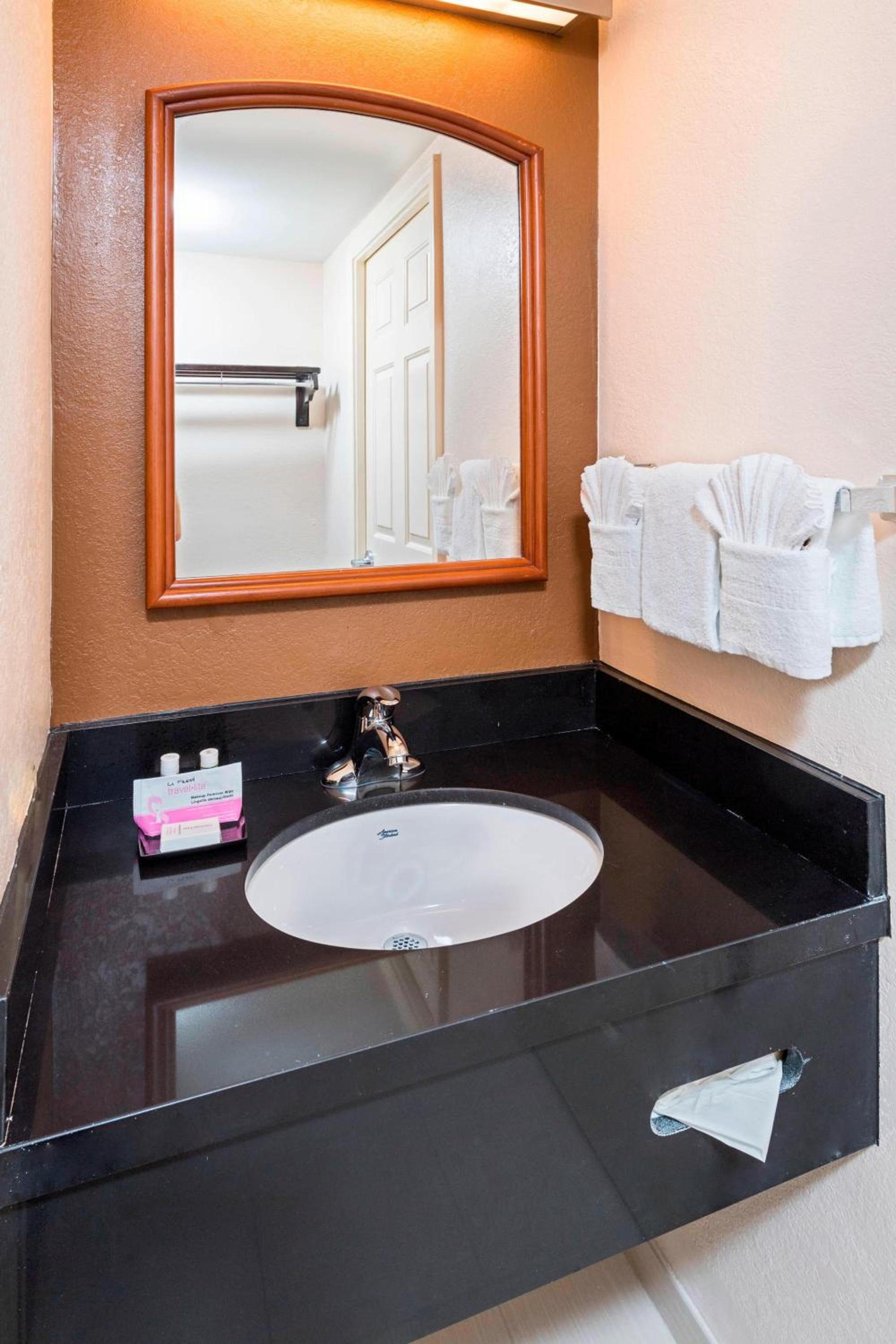 Fairfield Inn & Suites by Marriott Atlanta Perimeter Center photo 8