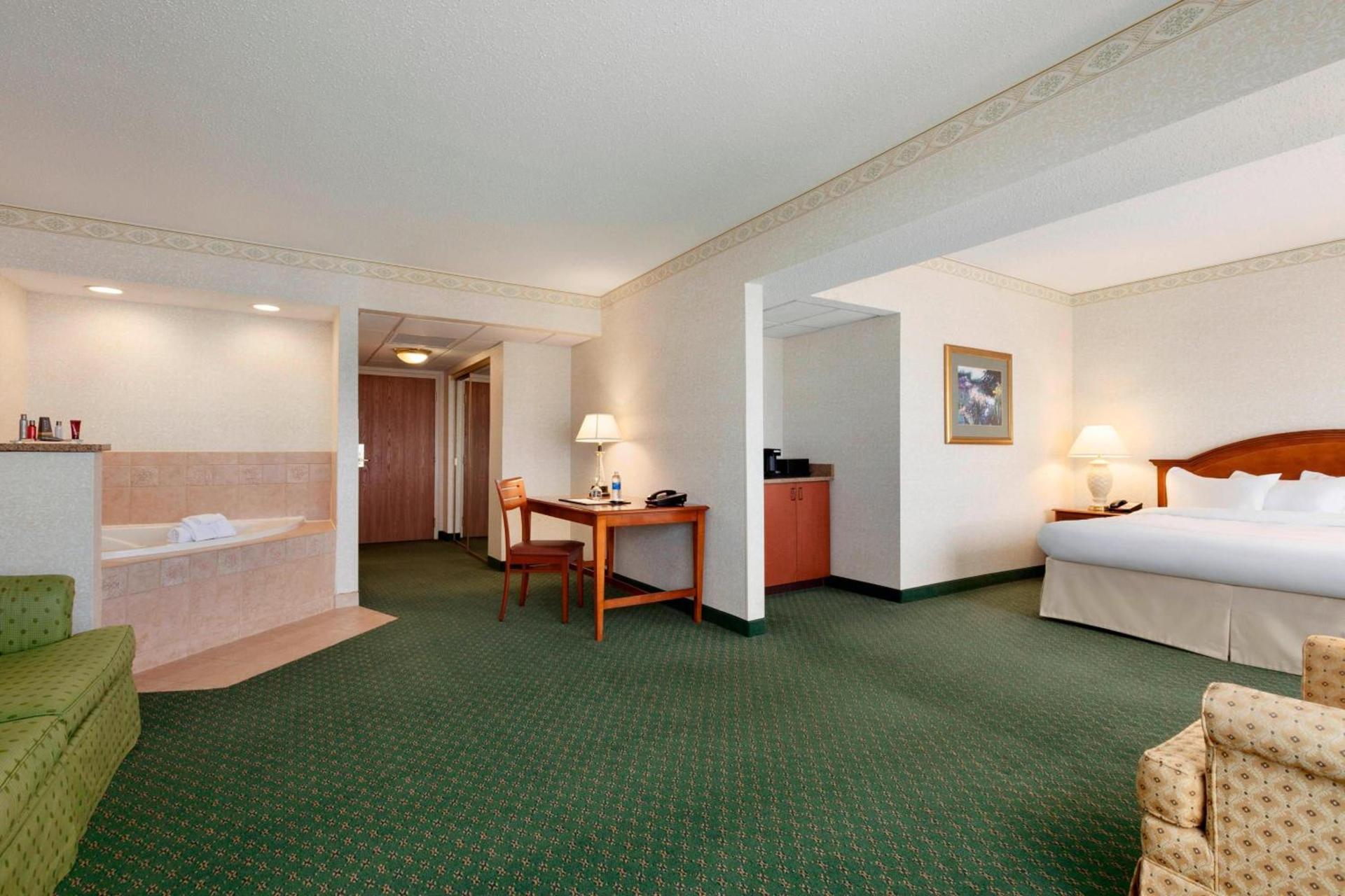 Radisson Hotel Cedar Rapids photo 42