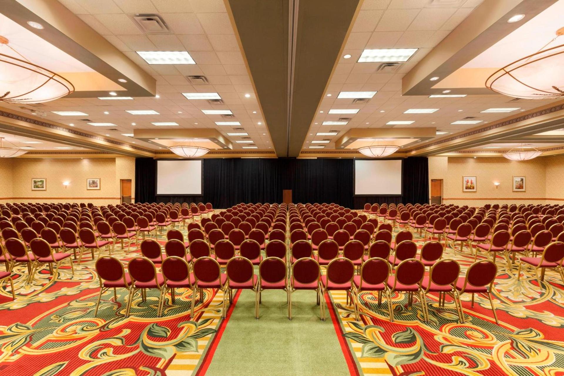 Radisson Hotel Cedar Rapids photo 52