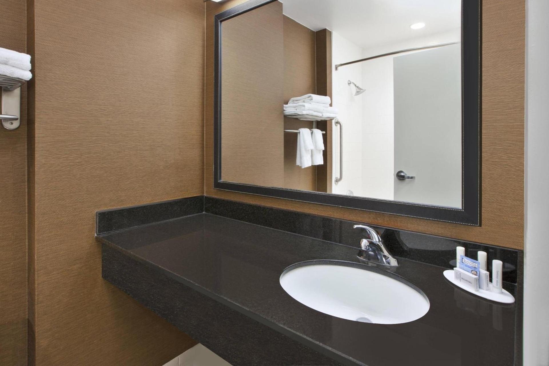 Fairfield Inn & Suites by Marriott Milwaukee Downtown photo 6