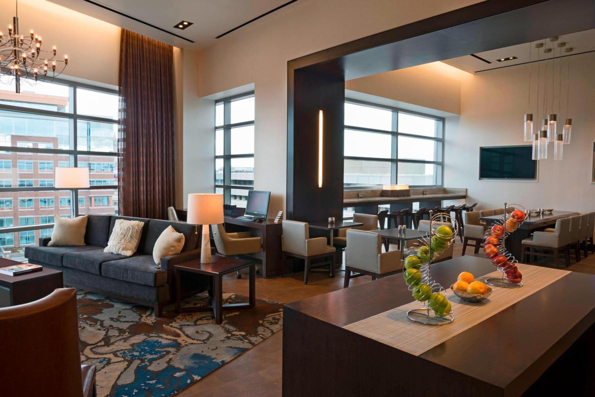 Buffalo Marriott at LECOM HARBORCENTER photo 27