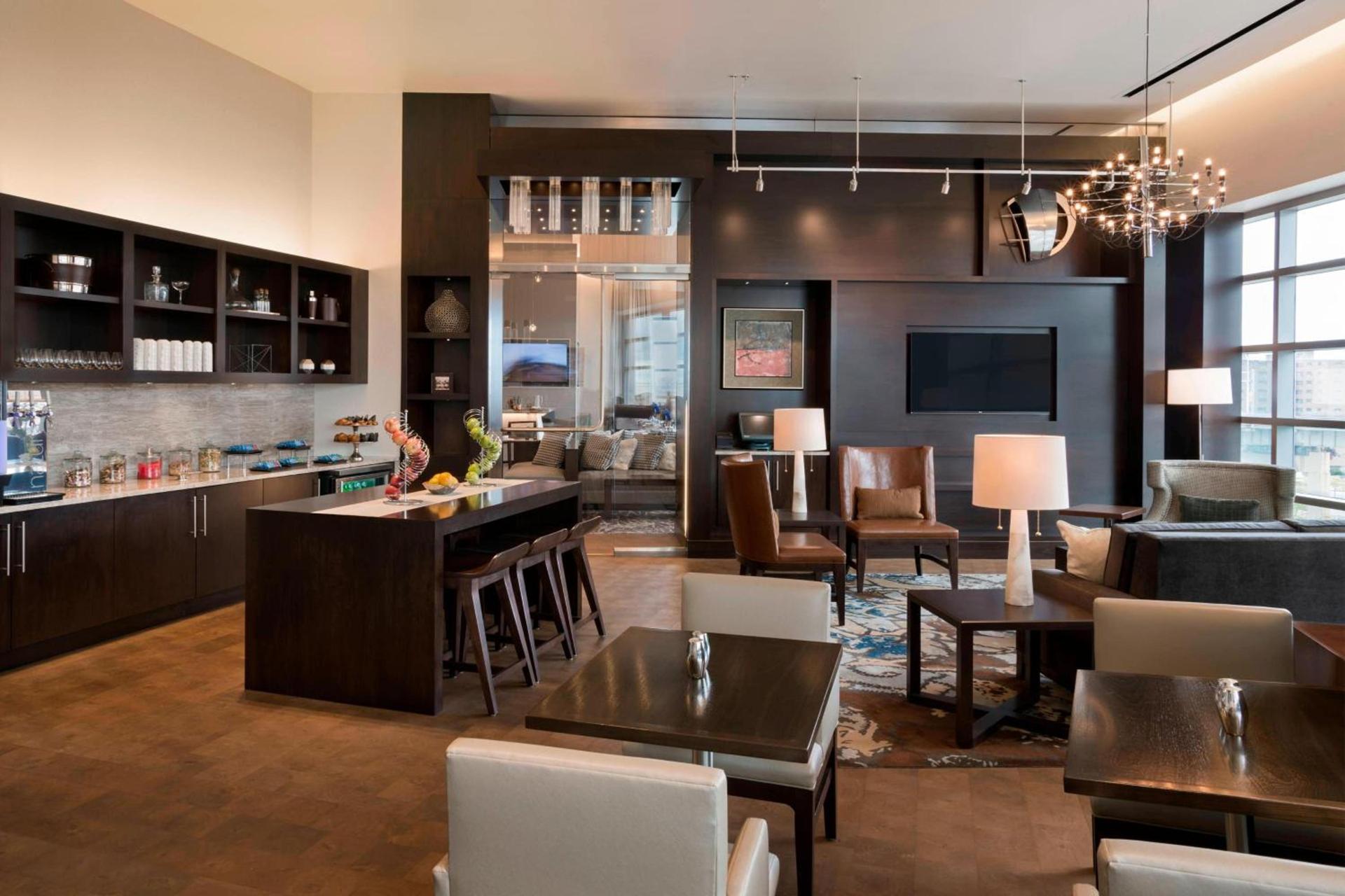 Buffalo Marriott at LECOM HARBORCENTER photo 28