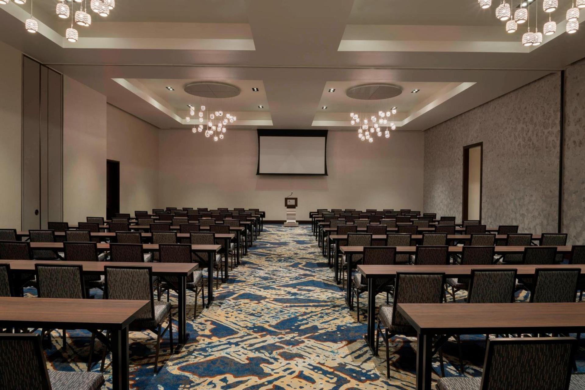 Buffalo Marriott at LECOM HARBORCENTER photo 41