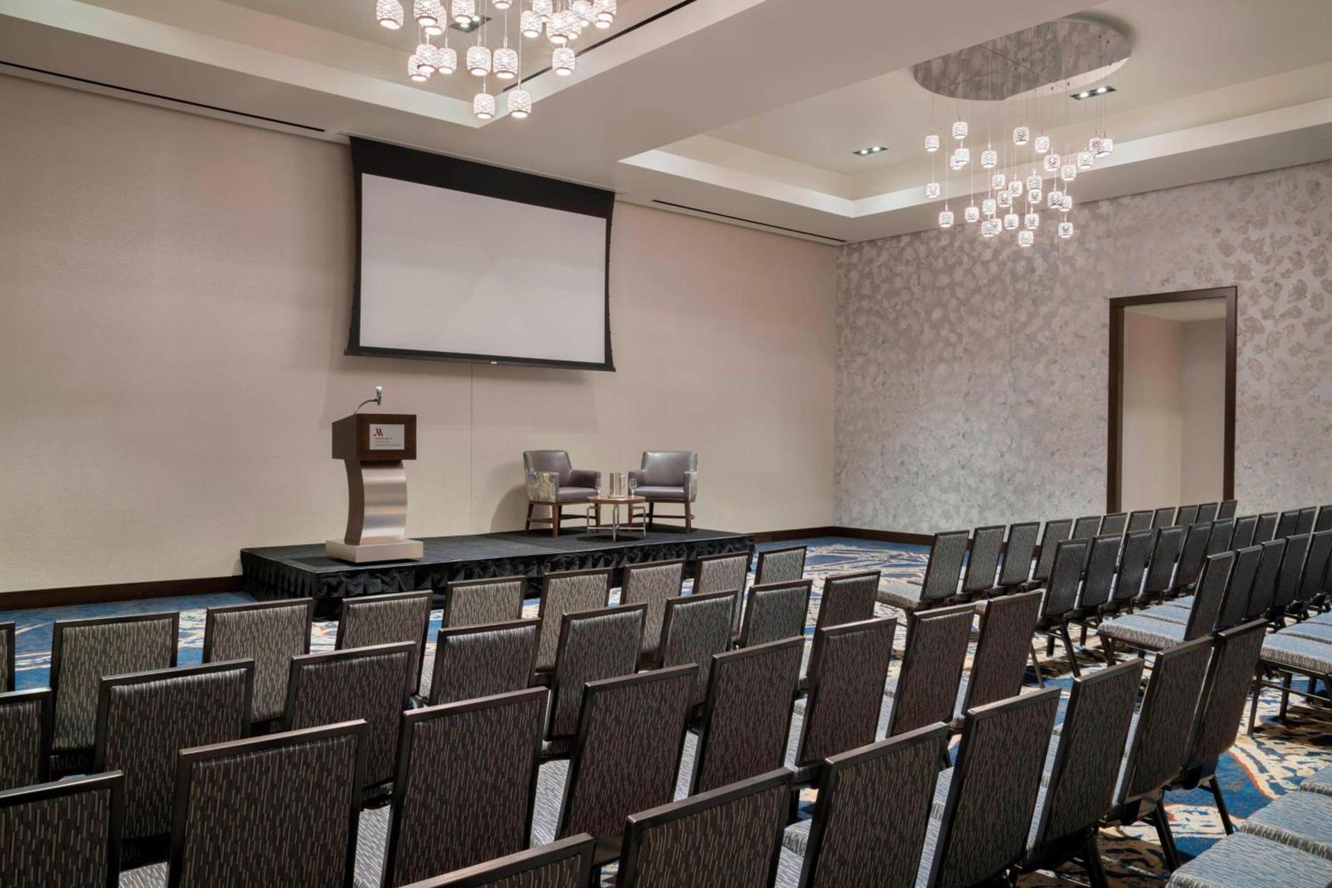 Buffalo Marriott at LECOM HARBORCENTER photo 44