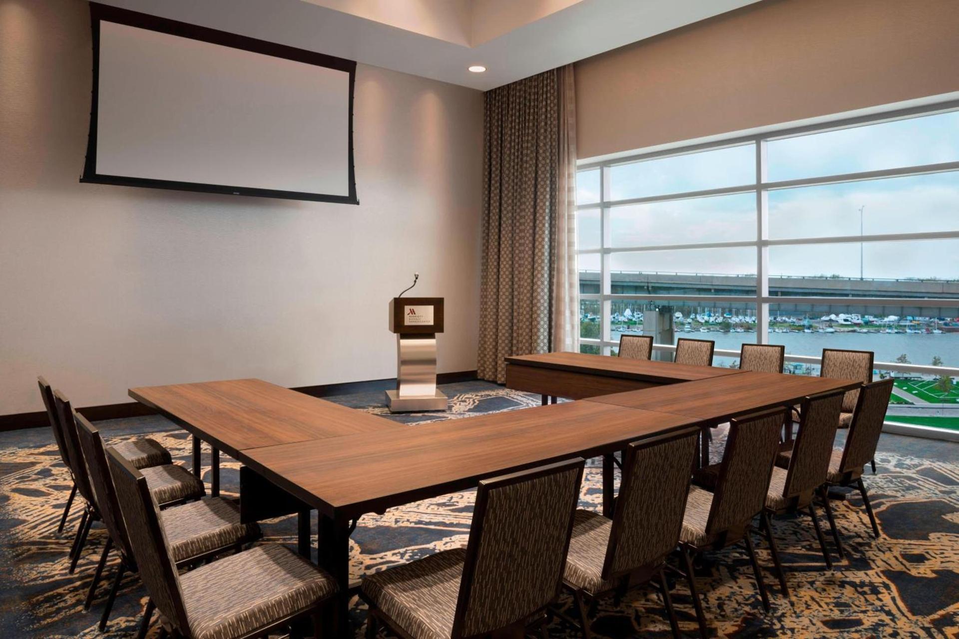Buffalo Marriott at LECOM HARBORCENTER photo 45