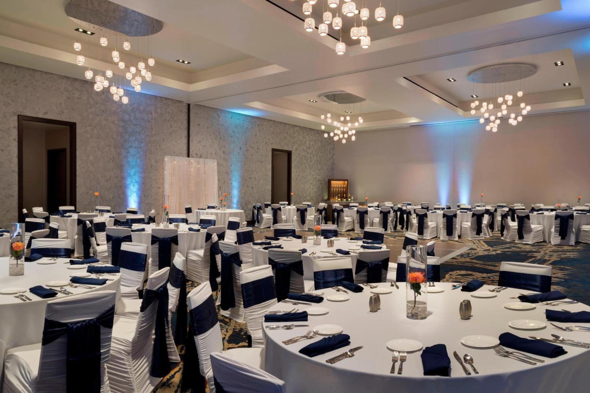 Buffalo Marriott at LECOM HARBORCENTER photo 47