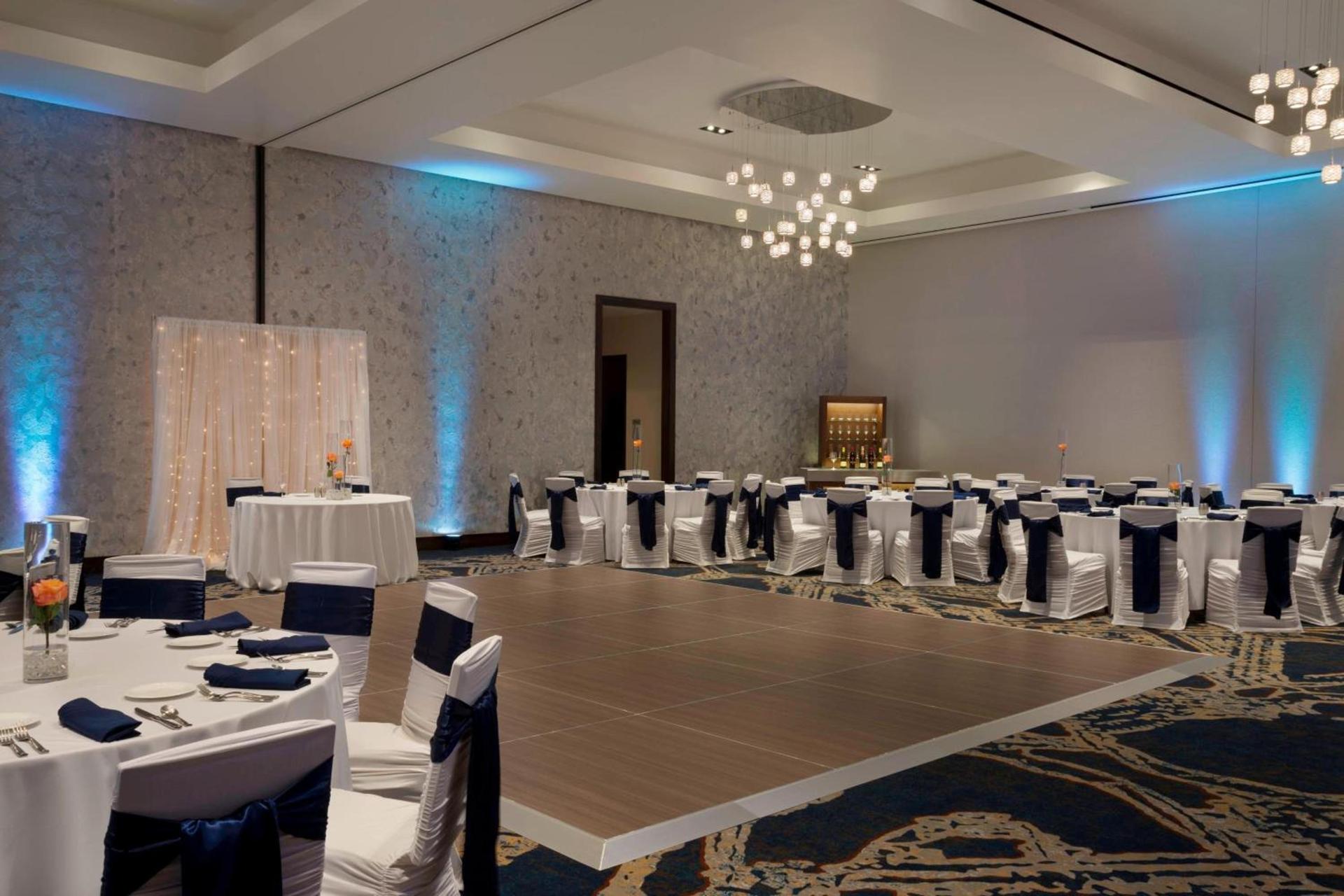 Buffalo Marriott at LECOM HARBORCENTER photo 48