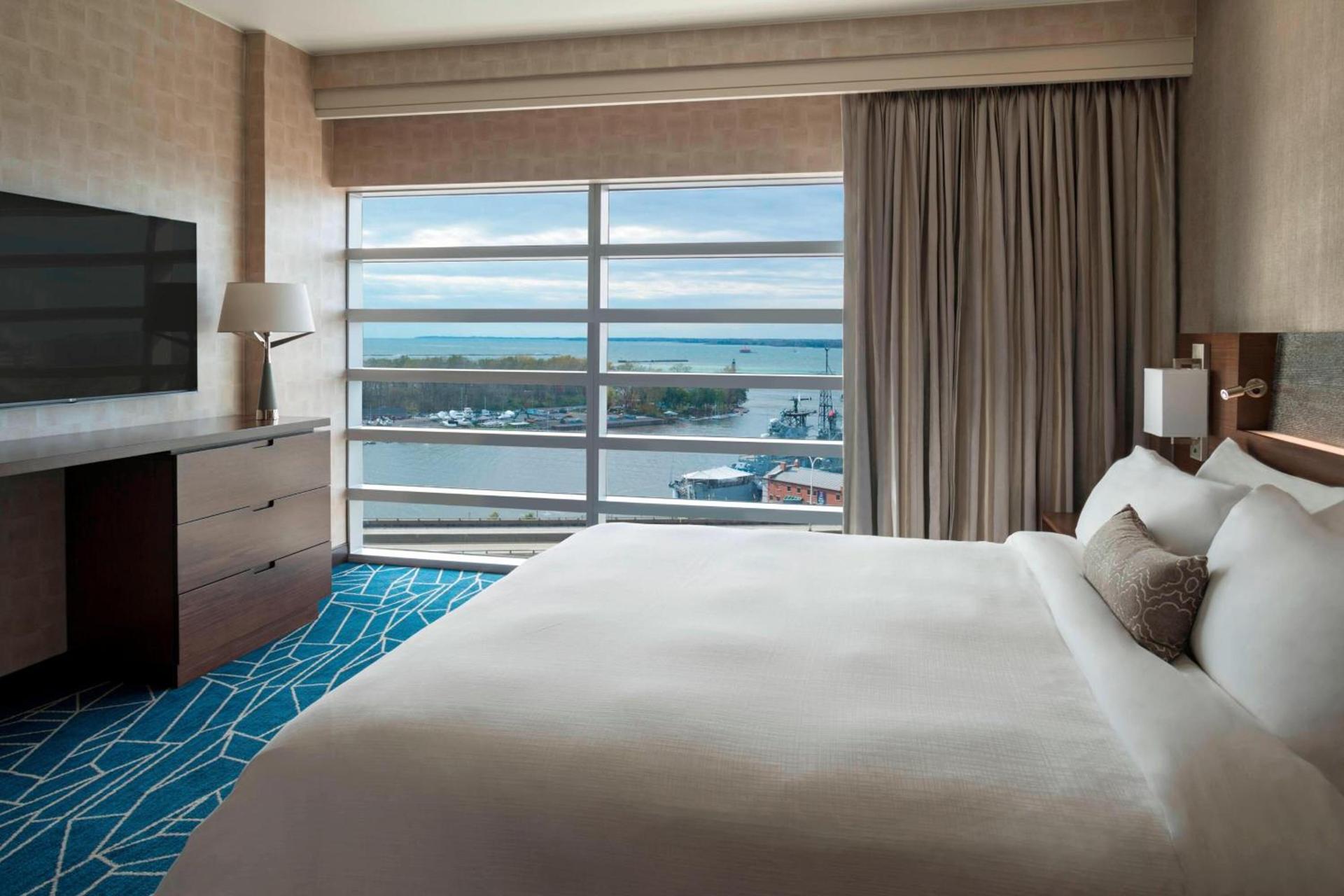 Buffalo Marriott at LECOM HARBORCENTER photo 15