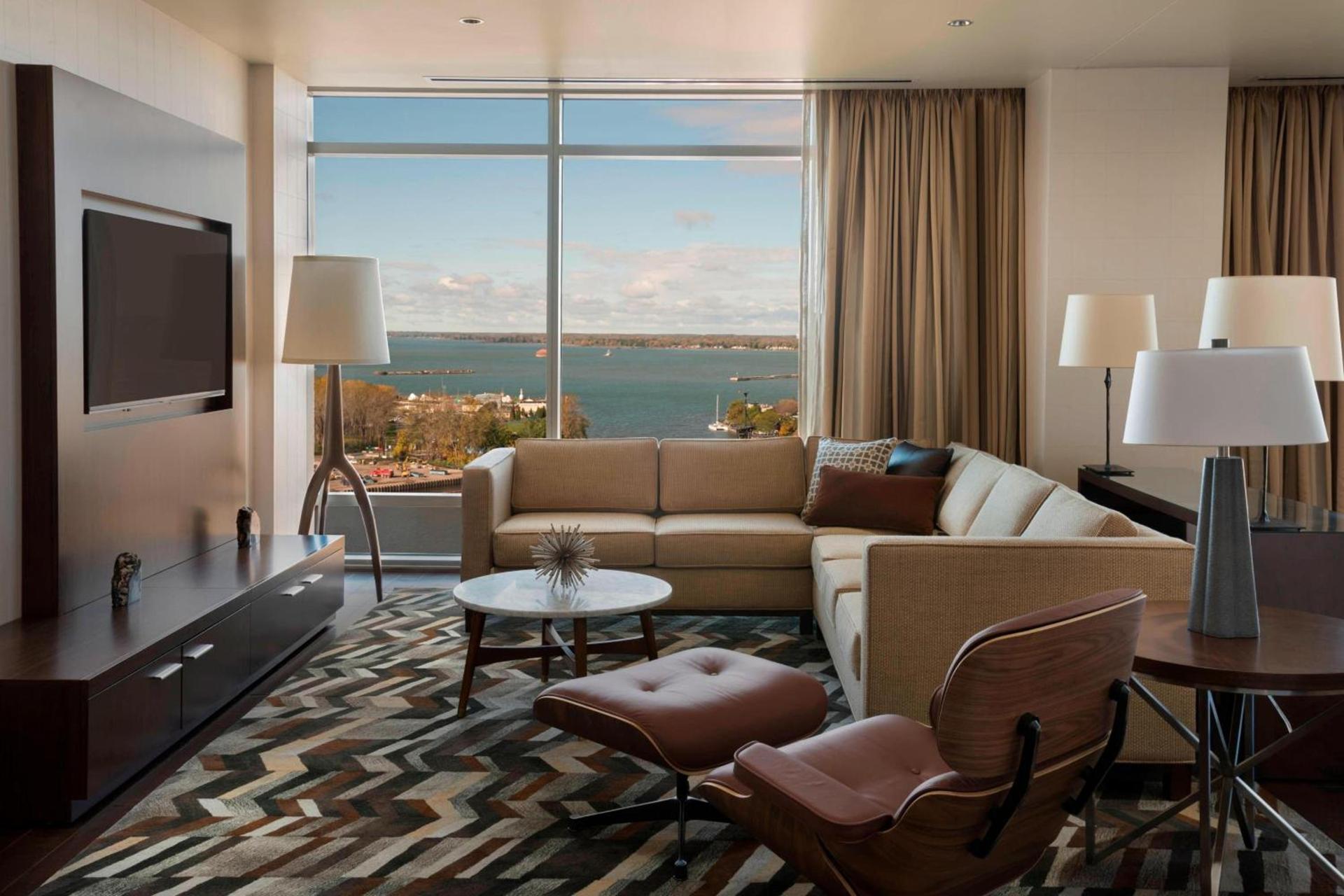 Buffalo Marriott at LECOM HARBORCENTER photo 20