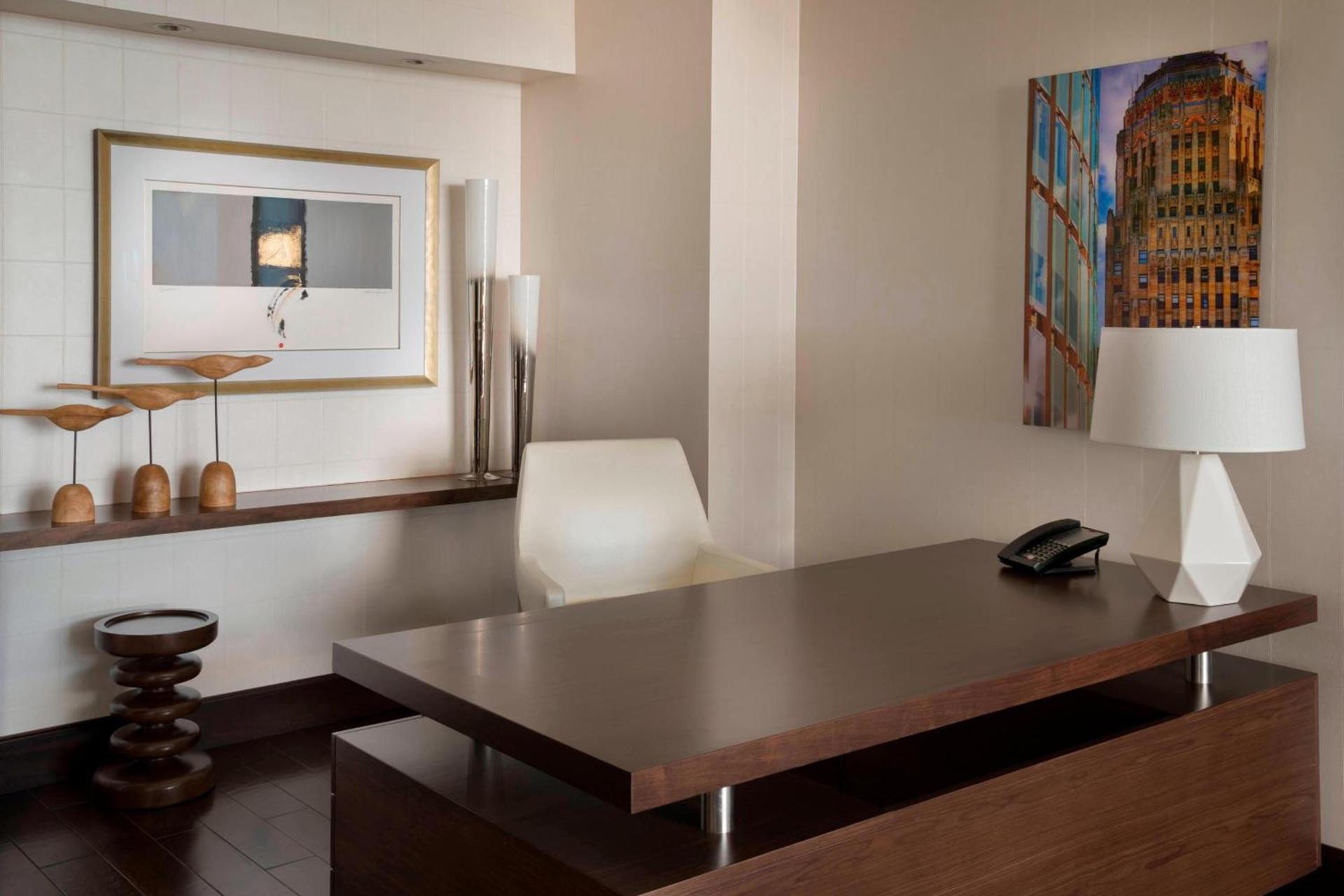 Buffalo Marriott at LECOM HARBORCENTER photo 21