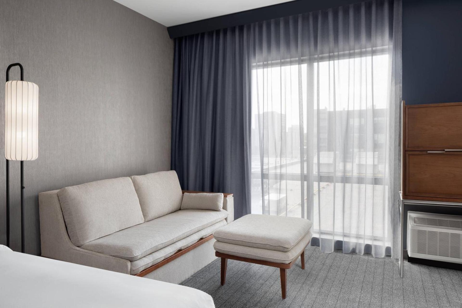 Courtyard by Marriott Lansing Downtown photo 14
