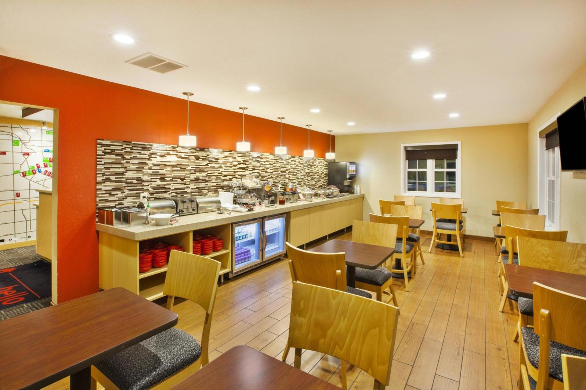 TownePlace Suites Detroit Dearborn photo 22