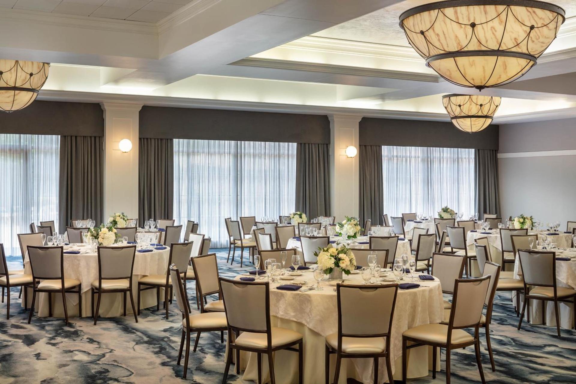 Four Points by Sheraton Norwood Conference Center photo 58