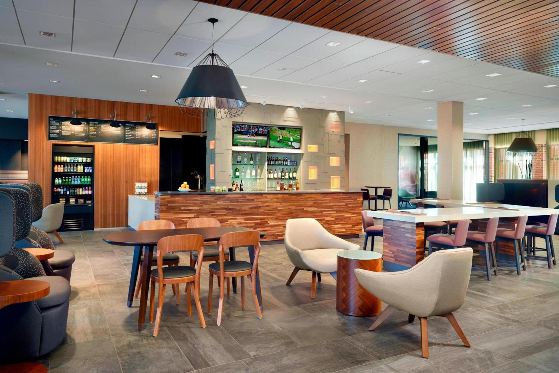Courtyard by Marriott LaGrange photo 9