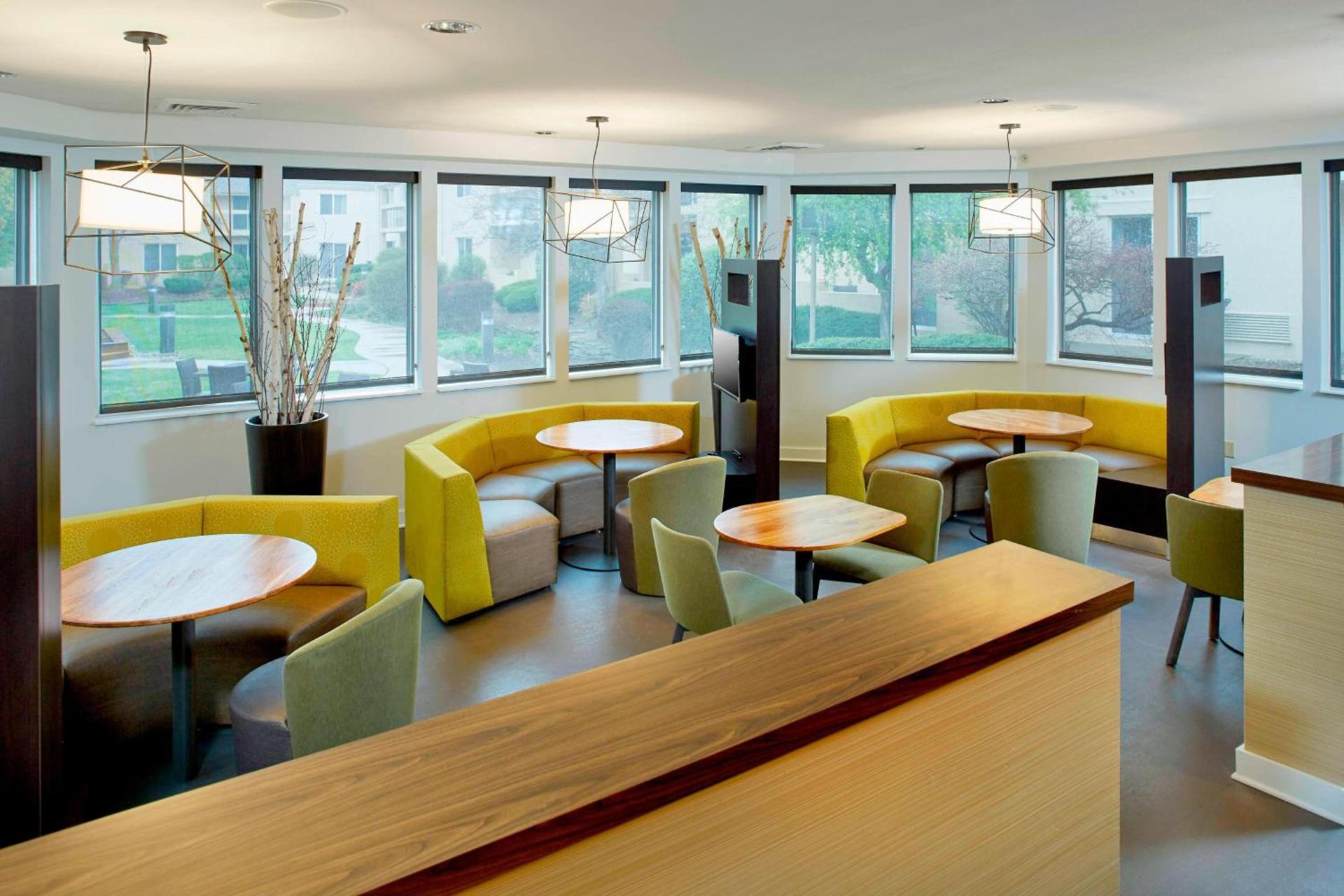 Courtyard by Marriott Lansing photo 19