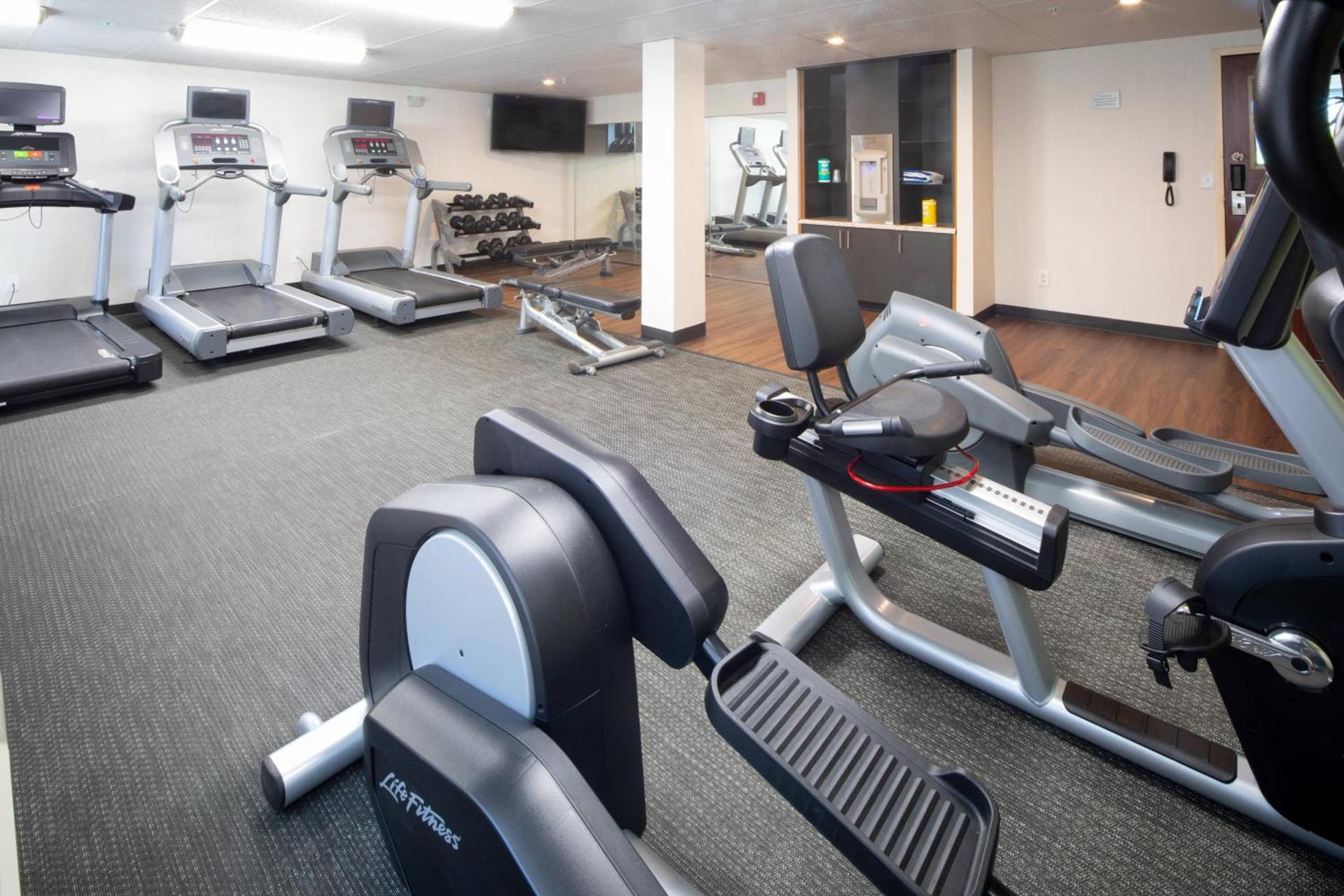 Courtyard by Marriott Lansing photo 15
