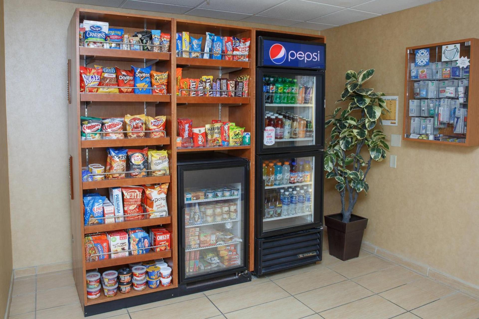 MainStay Suites Appleton Airport - Fox River Mall Area photo 14