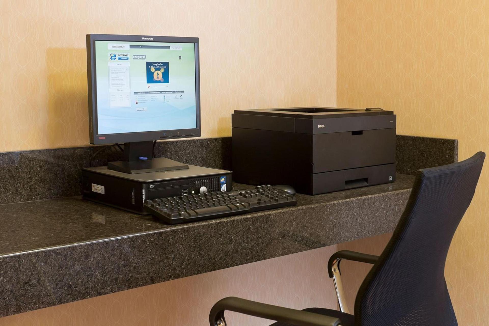 MainStay Suites Appleton Airport - Fox River Mall Area photo 13
