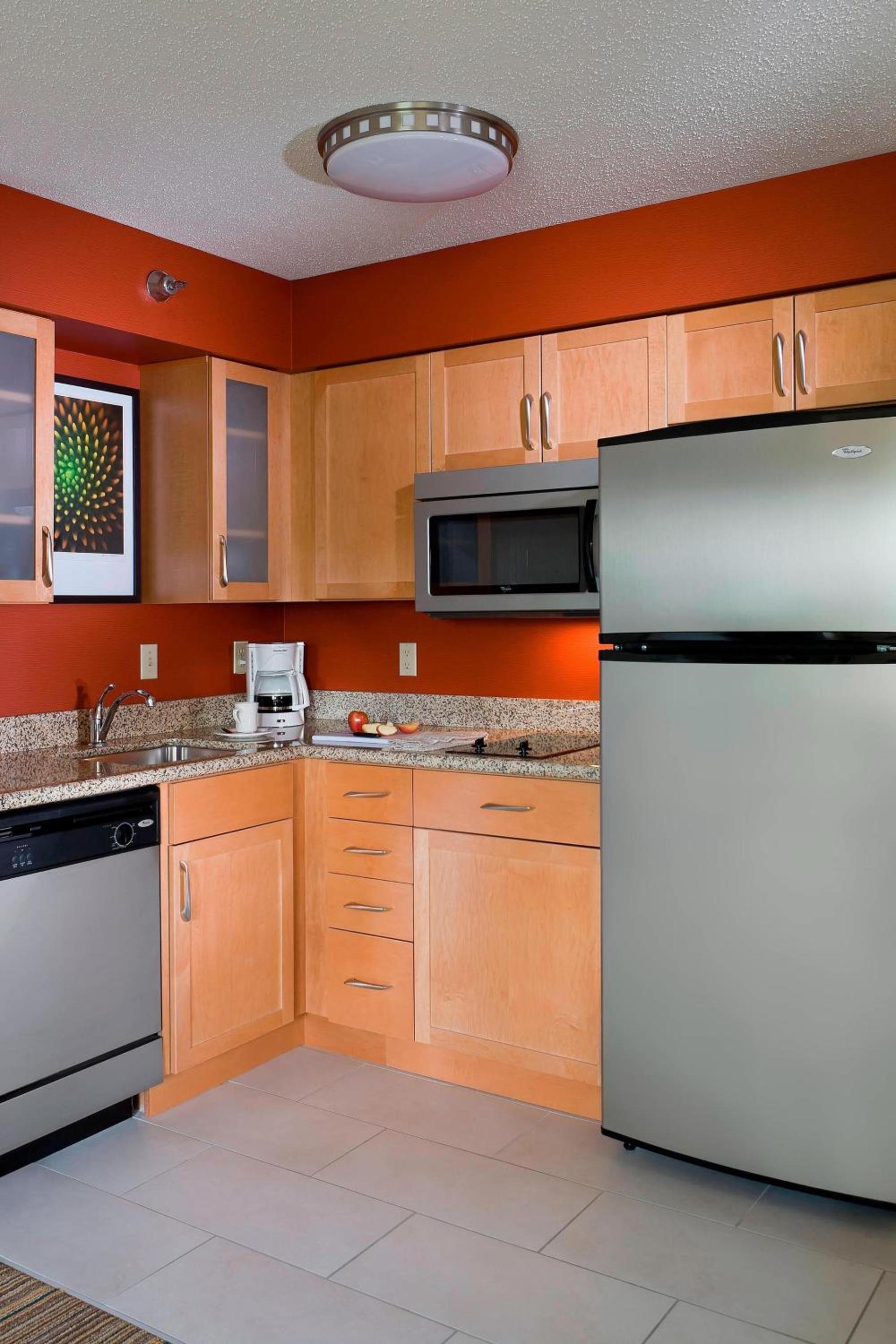MainStay Suites Appleton Airport - Fox River Mall Area photo 8