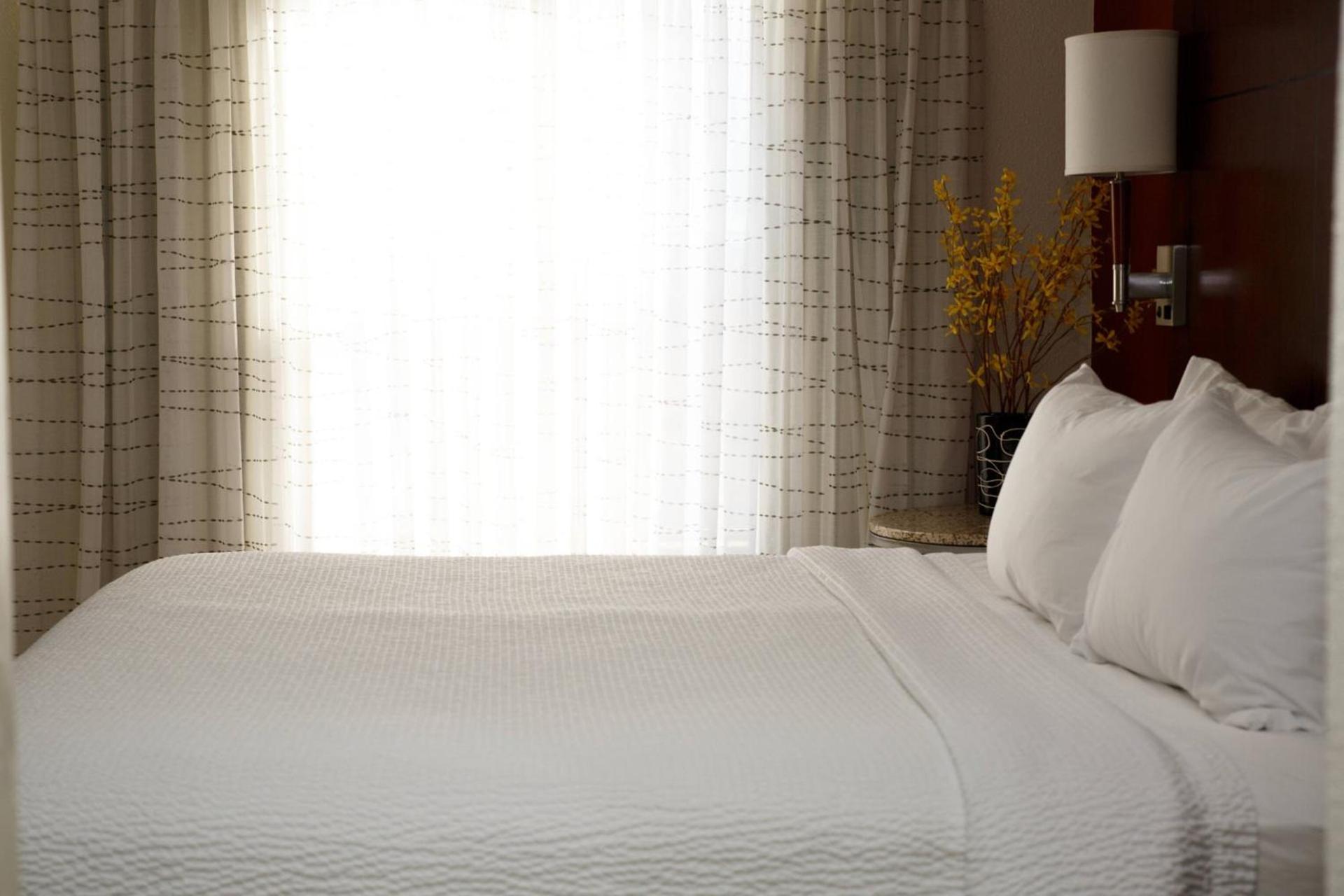 MainStay Suites Appleton Airport - Fox River Mall Area photo 10