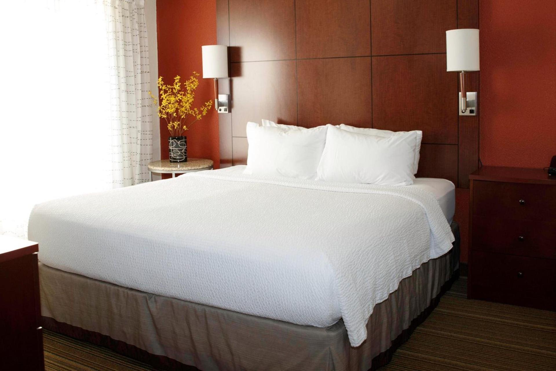 MainStay Suites Appleton Airport - Fox River Mall Area photo 9