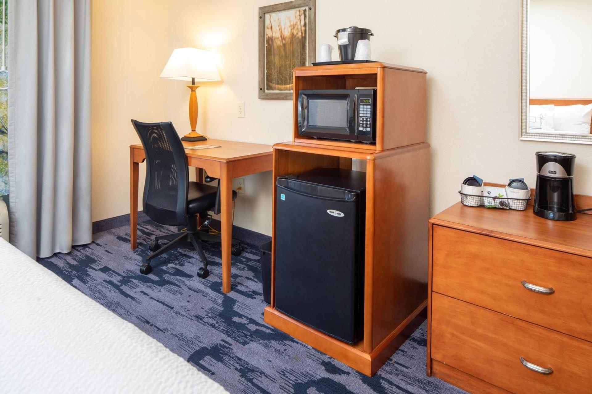 Fairfield Inn and Suites by Marriott South Boston photo 5
