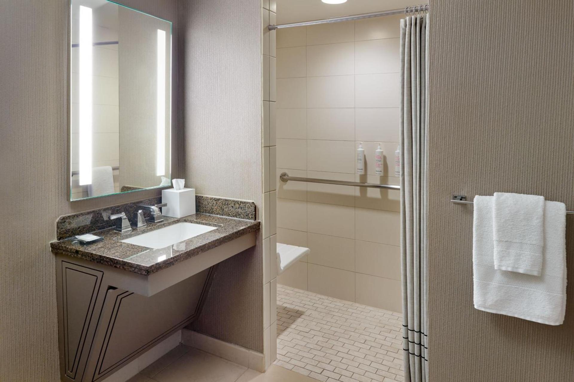 Atlanta Airport Marriott photo 22