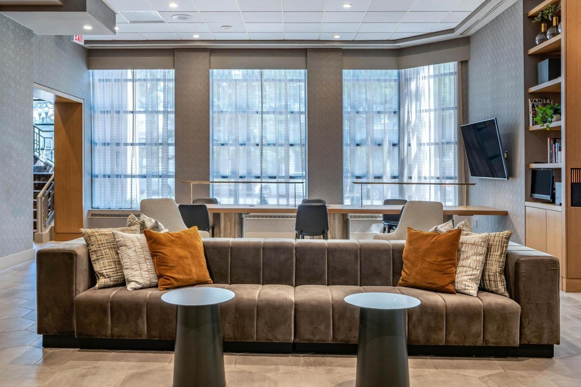 Sheraton Suites Wilmington Downtown photo 4
