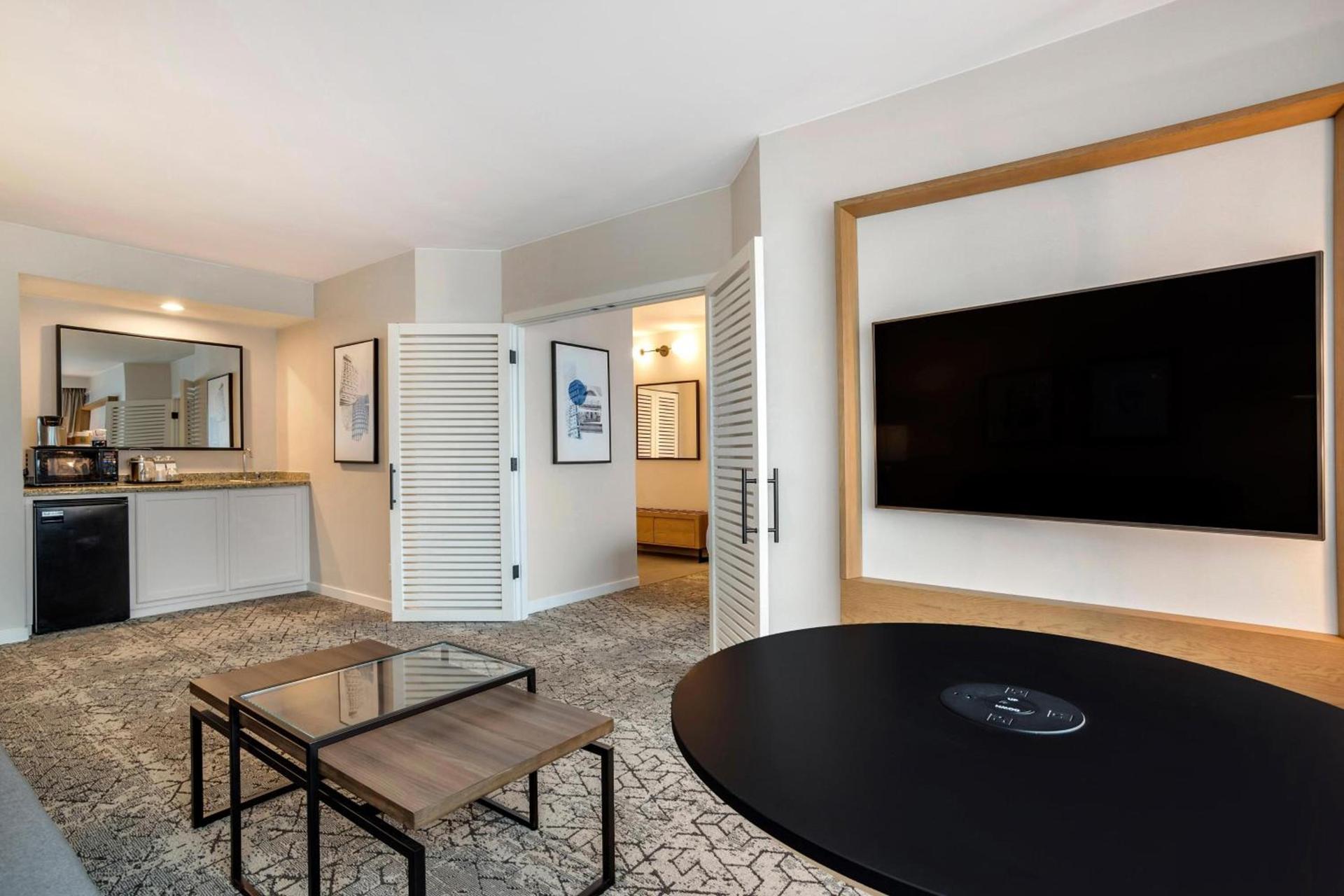 Sheraton Suites Wilmington Downtown photo 9