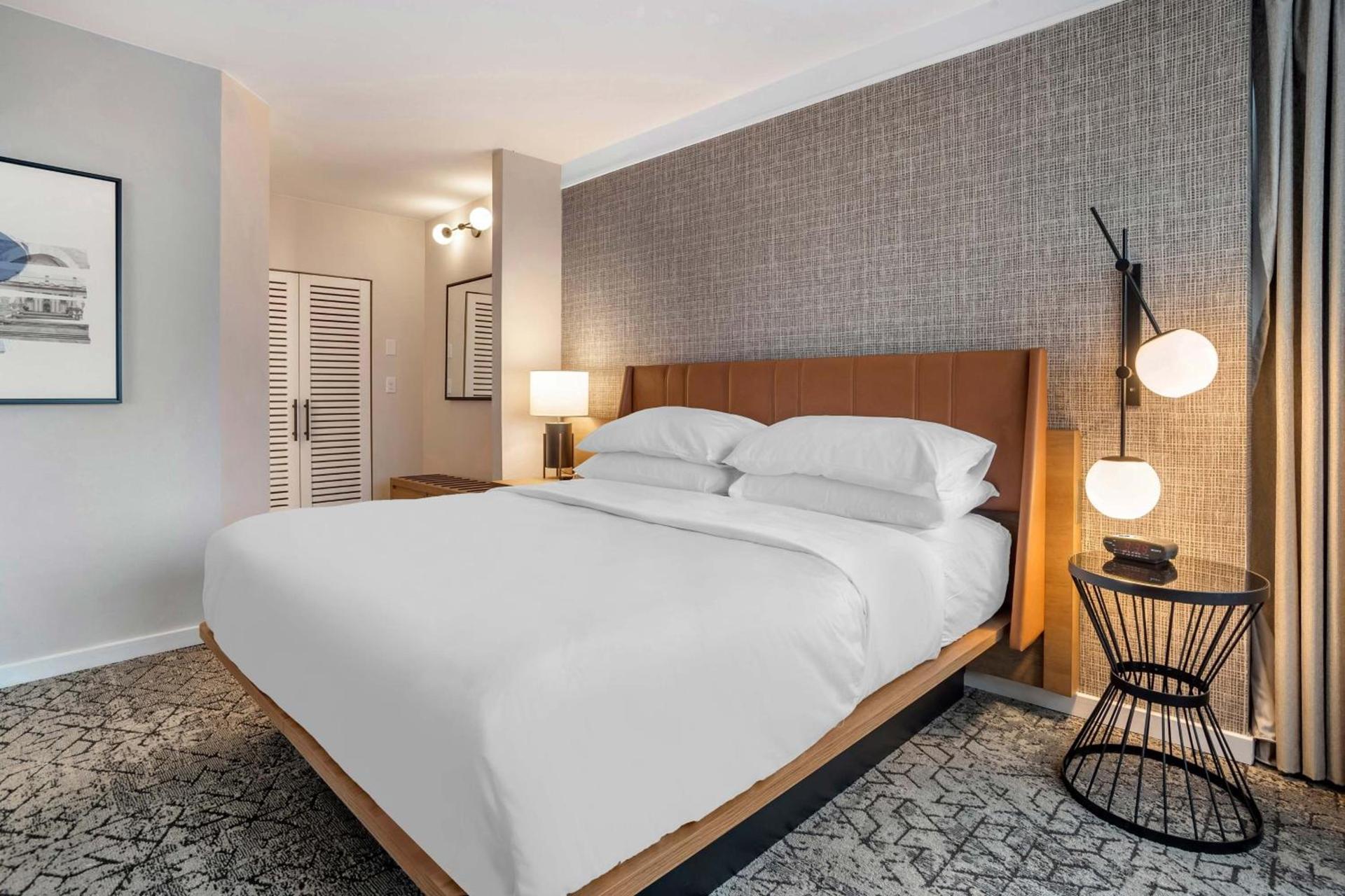 Sheraton Suites Wilmington Downtown photo 12