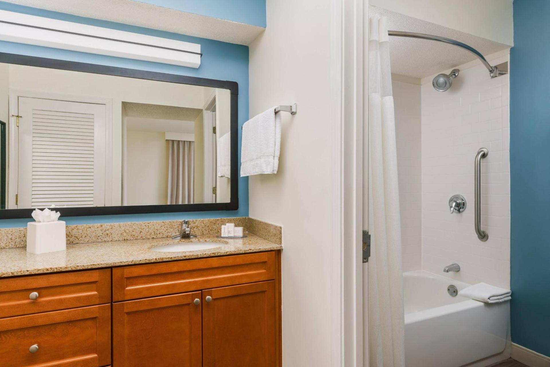 Residence Inn by Marriott Hartford Windsor photo 9