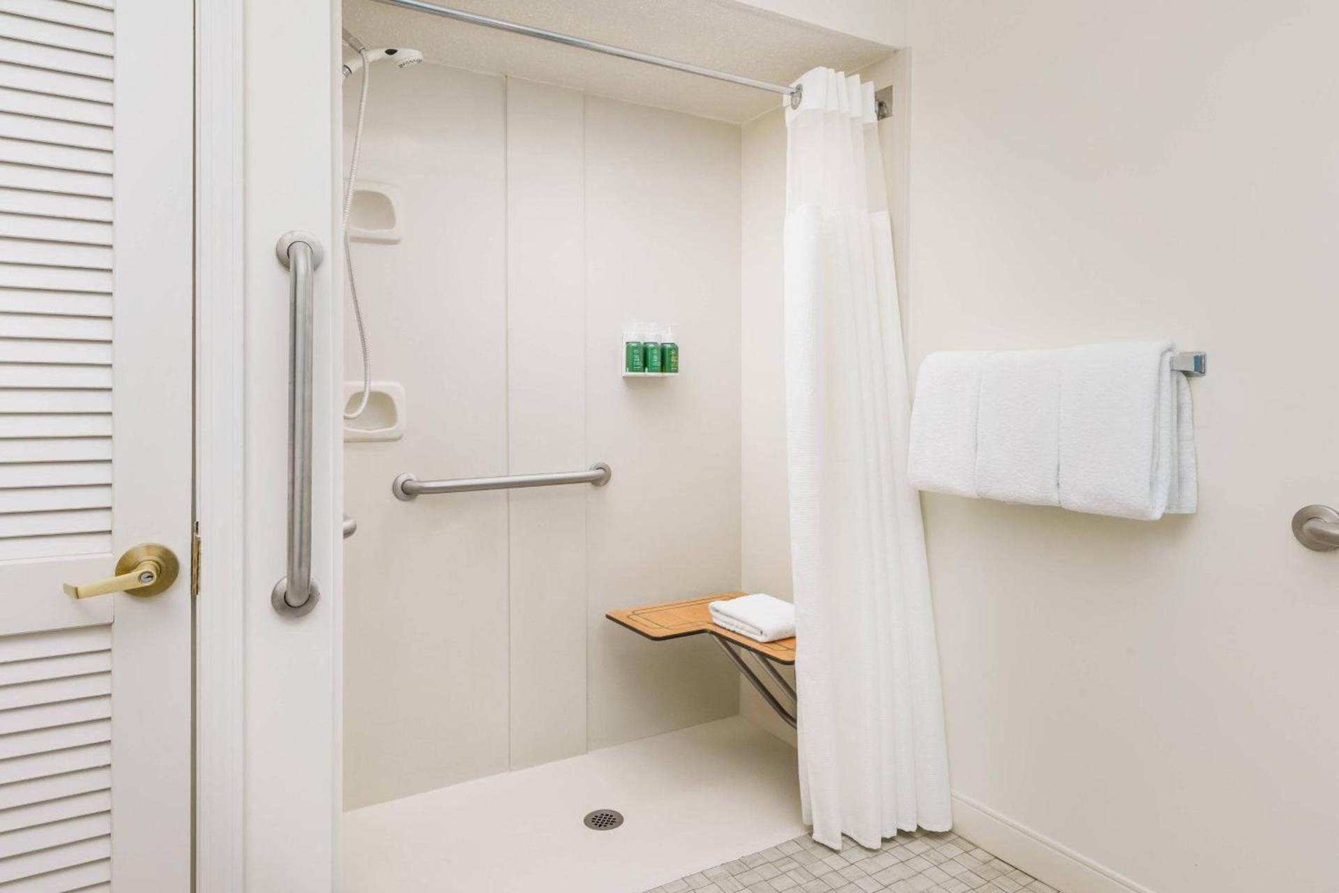 Residence Inn by Marriott Hartford Windsor photo 7