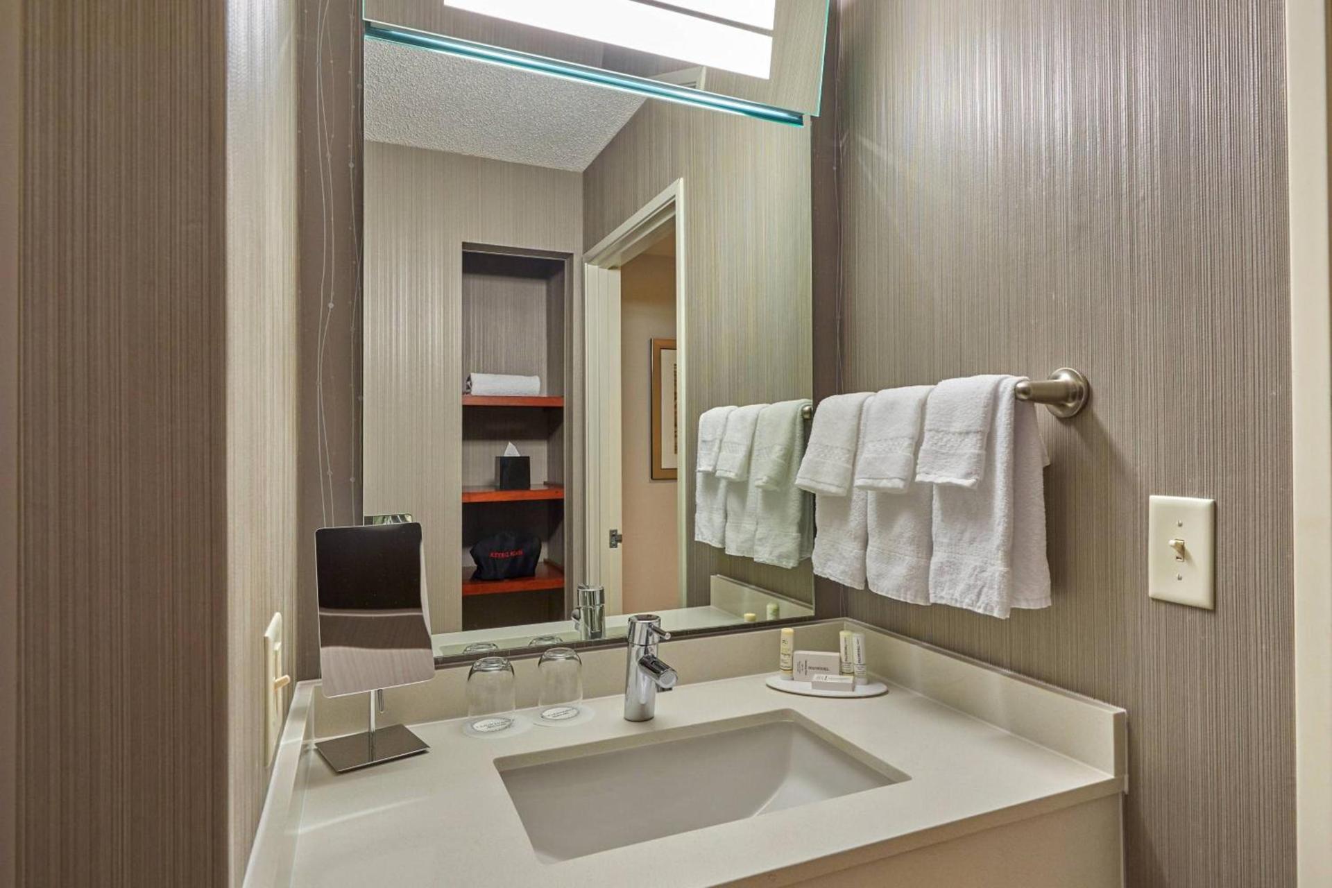 Courtyard by Marriott Eugene Springfield photo 21
