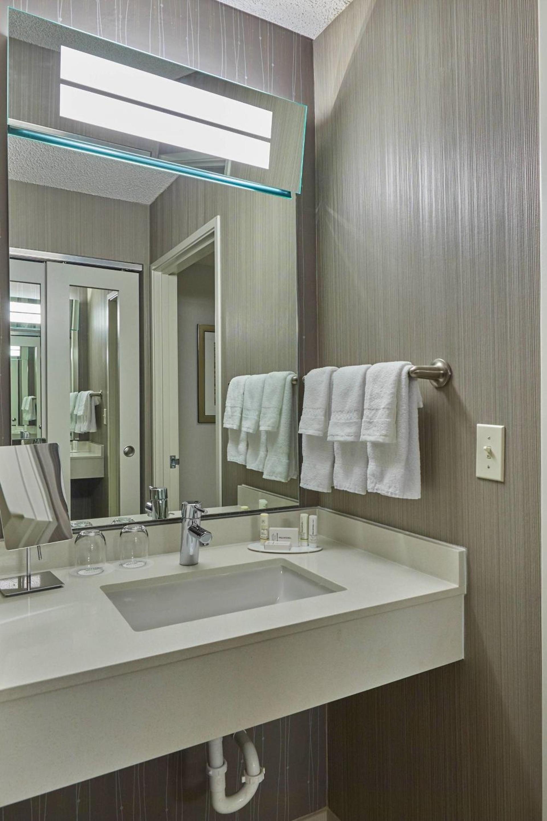 Courtyard by Marriott Eugene Springfield photo 13